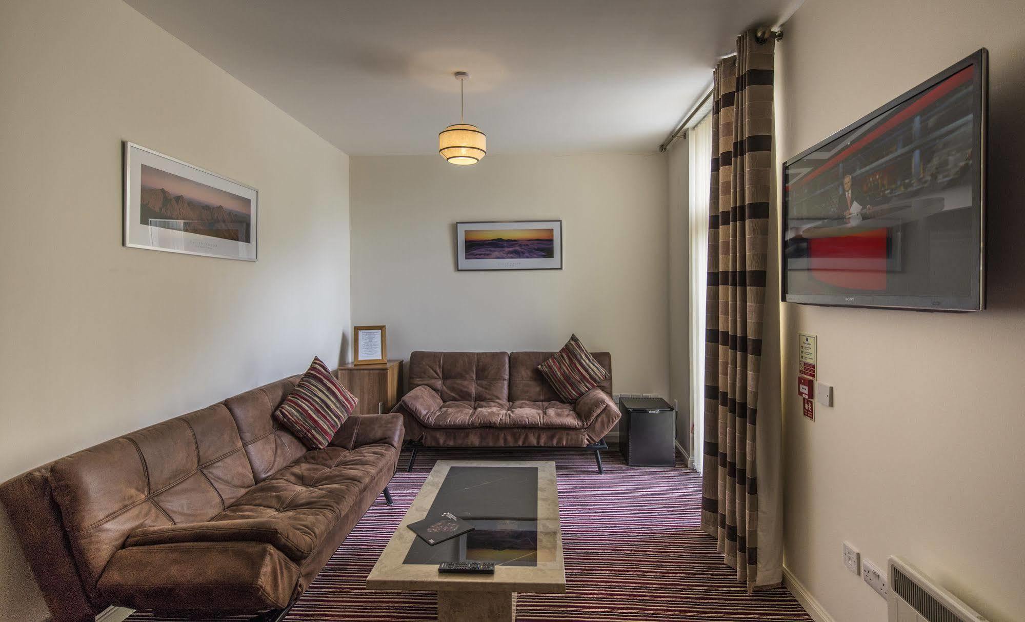 Pinehurst Lodge Hotel -Dyce, Aberdeen 외부 사진