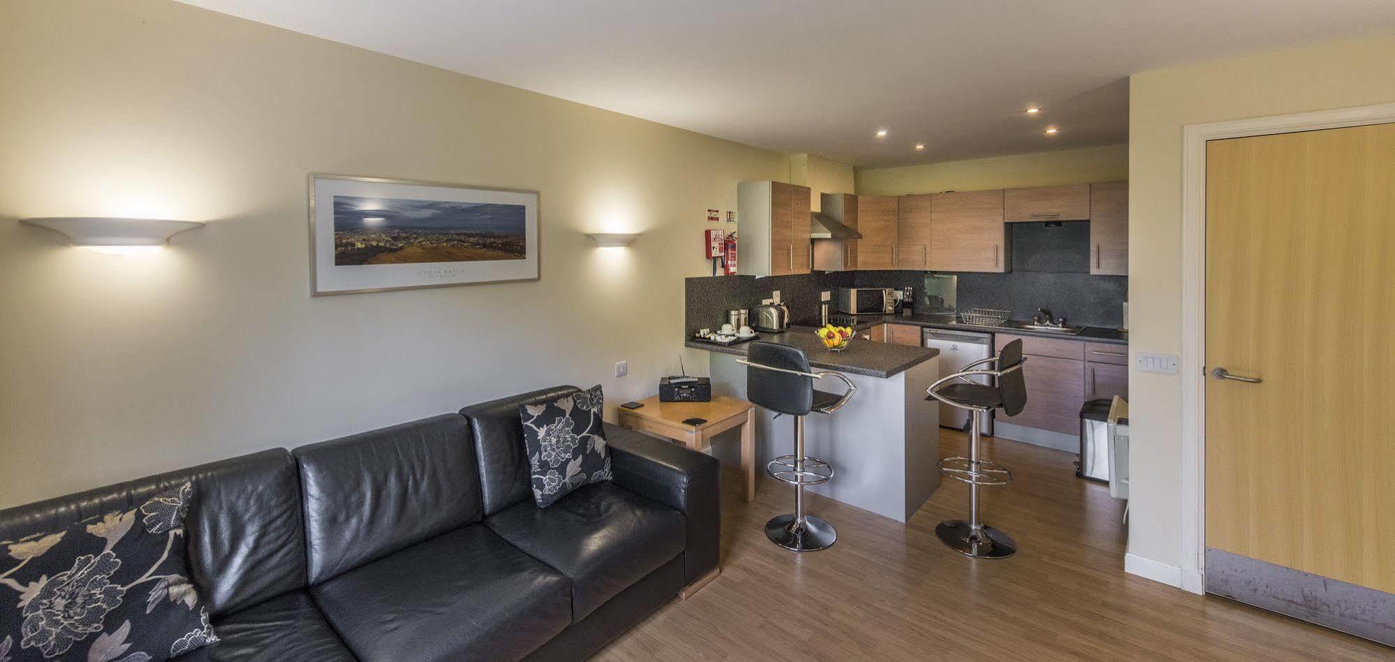 Pinehurst Lodge Hotel -Dyce, Aberdeen 외부 사진